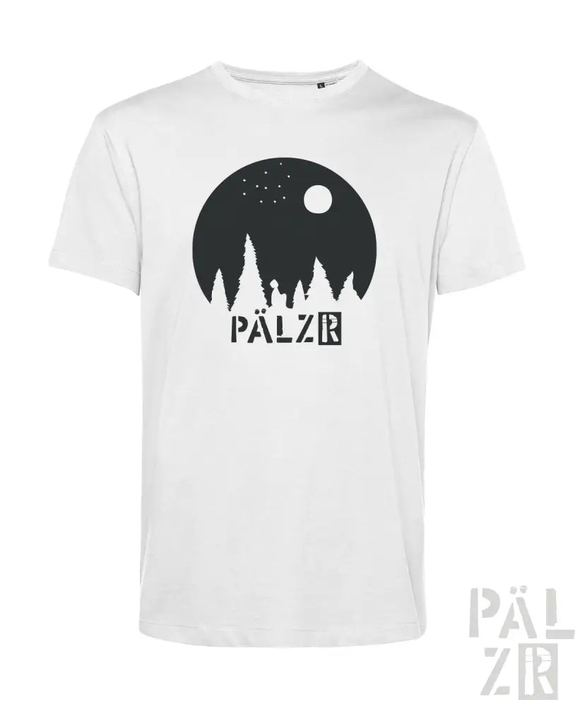Weißes T-Shirt mit schwarzem Grafikdesign, das eine Nachtszene und das Wort ’pälzr’ in fetten Buchstaben zeigt.