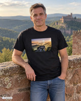 Schwarzes herren t-shirt aus baumwolle mit rechteckigem berglandschaftsprint und weißem pal schriftzug oberhalb