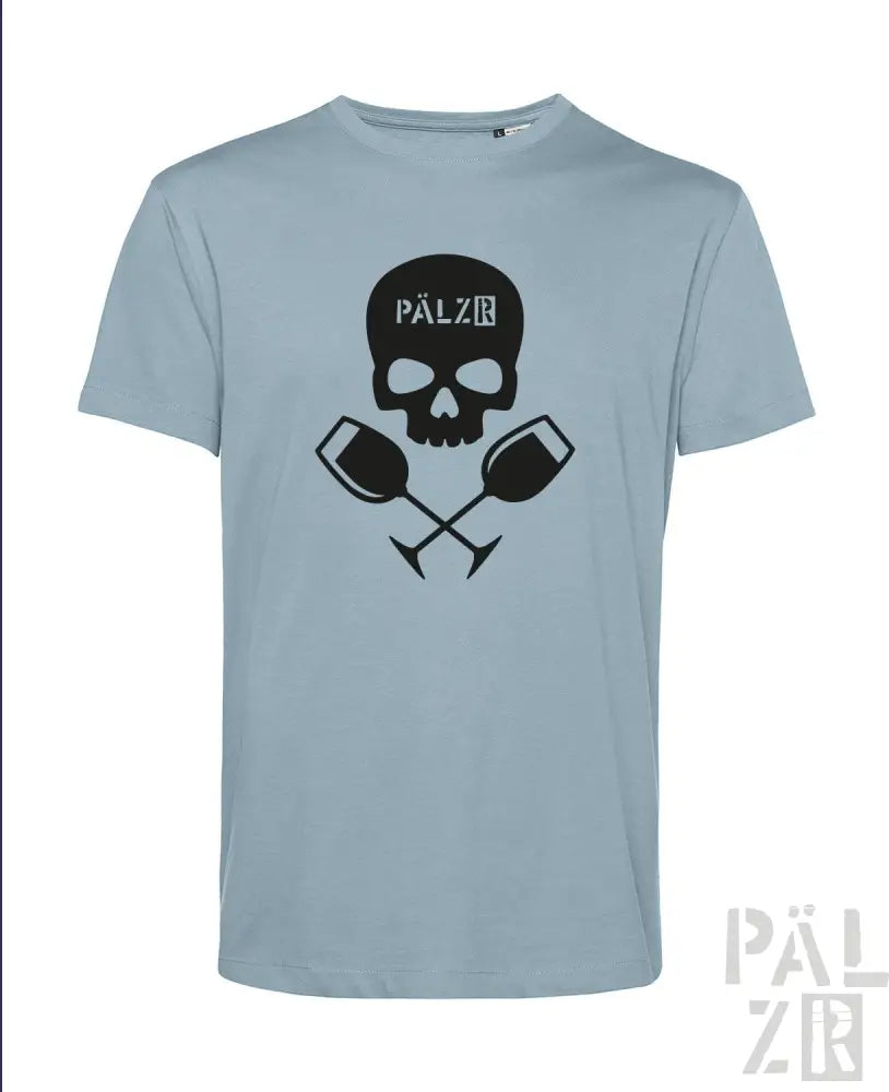 Hellblaues T-Shirt mit Totenkopf- und Weinglas-Design, schwarzer Text „pälzr“ auf der Vorderseite.