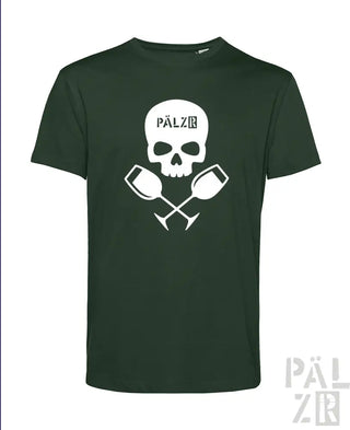 Grünes T-Shirt mit Totenkopf- und gekreuzten Krügen-Design, weißer Text ’pälzr’ auf dem Totenkopf.
