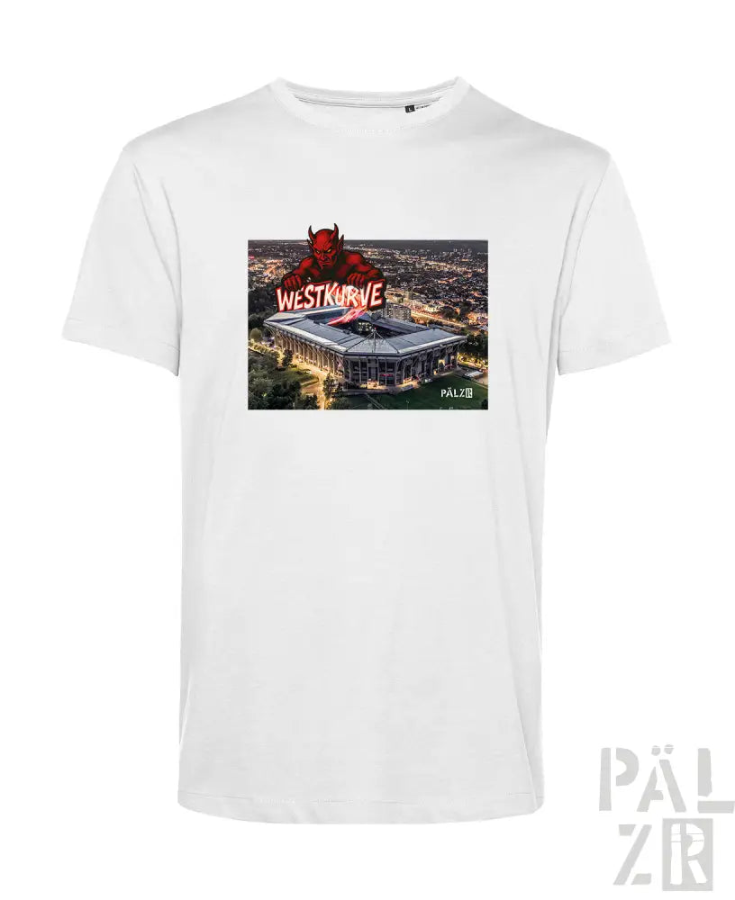 Weißes T-Shirt mit grafischem Design eines Stadions und einer Teufel-Figur, mit dem Text „westkurve“ in Rot.