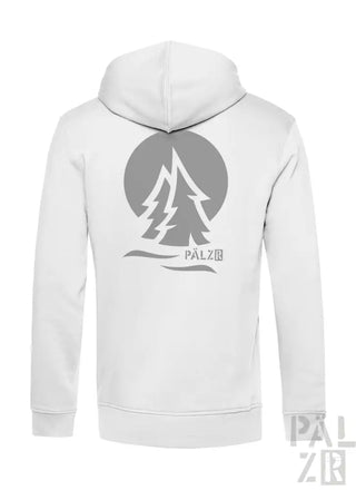 Weiße Hoodie mit Baum-Design und ’palzig’-Text auf dem Rücken.
