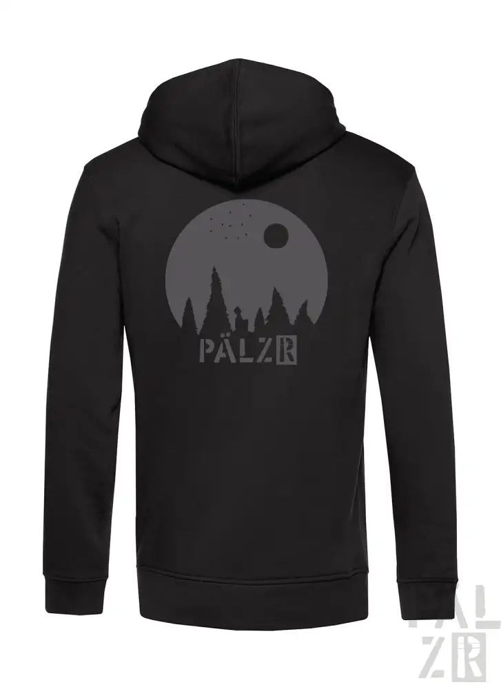 Schwarzer Hoodie mit Mond- und Baum-Design, pálzr-Logo.