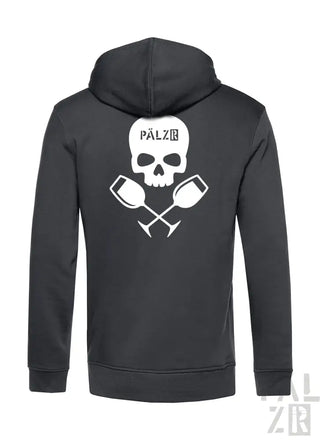 Dunkelgraue Kapuzenjacke mit Totenkopf- und Weinglas-Design, ’pälzb’-Text in Weiß.