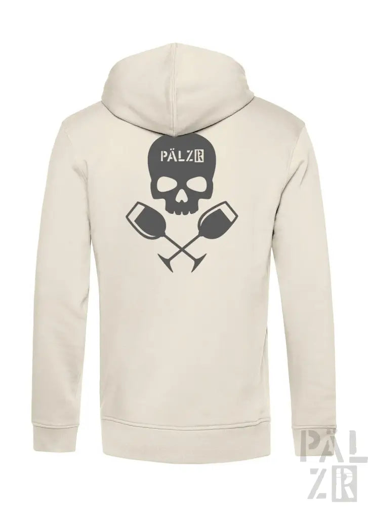 Cremeweiße Hoodie mit Totenkopf- und gekreuzten Becher-Design, mit der Marke „pälz“ in schwarzem Text.