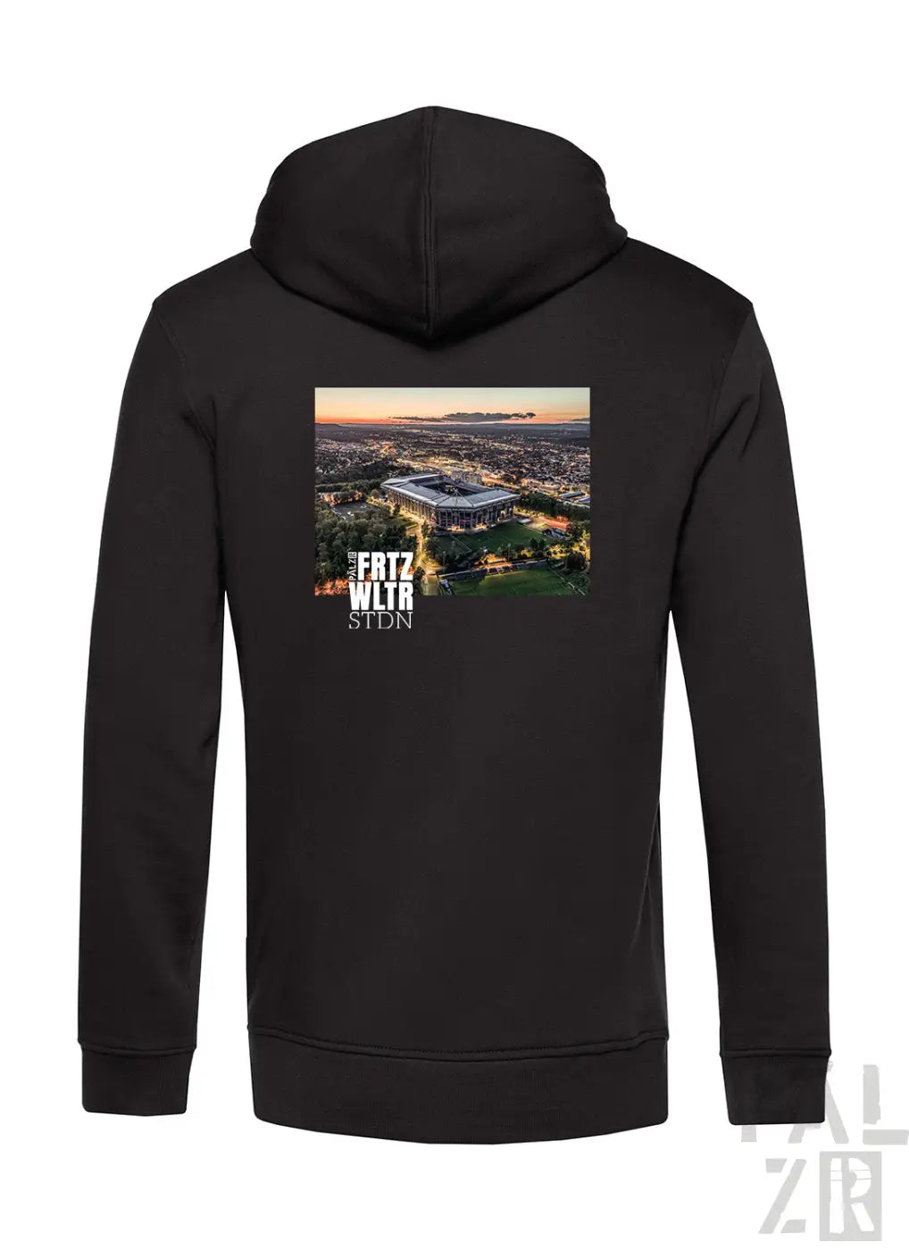 Schwarzer männer zipper mit stadionprint bei sonnenuntergang und text fritz wltr stdn darunter in verschiedenen farben