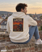 Creamfarbener männer zipper mit vintage grafikdruck und abgebildeter figur vor feurigem himmel auf der rückseite