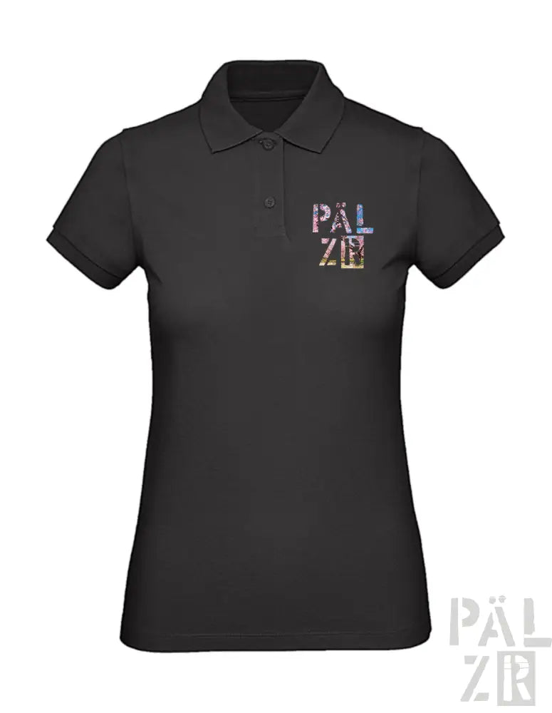 Schwarzes Poloshirt mit farbigem ’palzb’-Logo auf der Brust, aus Baumwolle gefertigt.