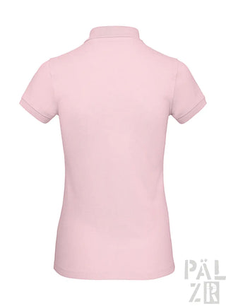 Hellrosa Poloshirt mit kurzen Ärmeln und Kragen.