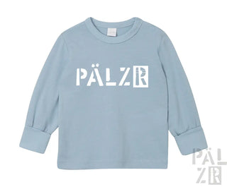 Hellblaues Langarmhemd mit ’pälzr’-Logodesign.