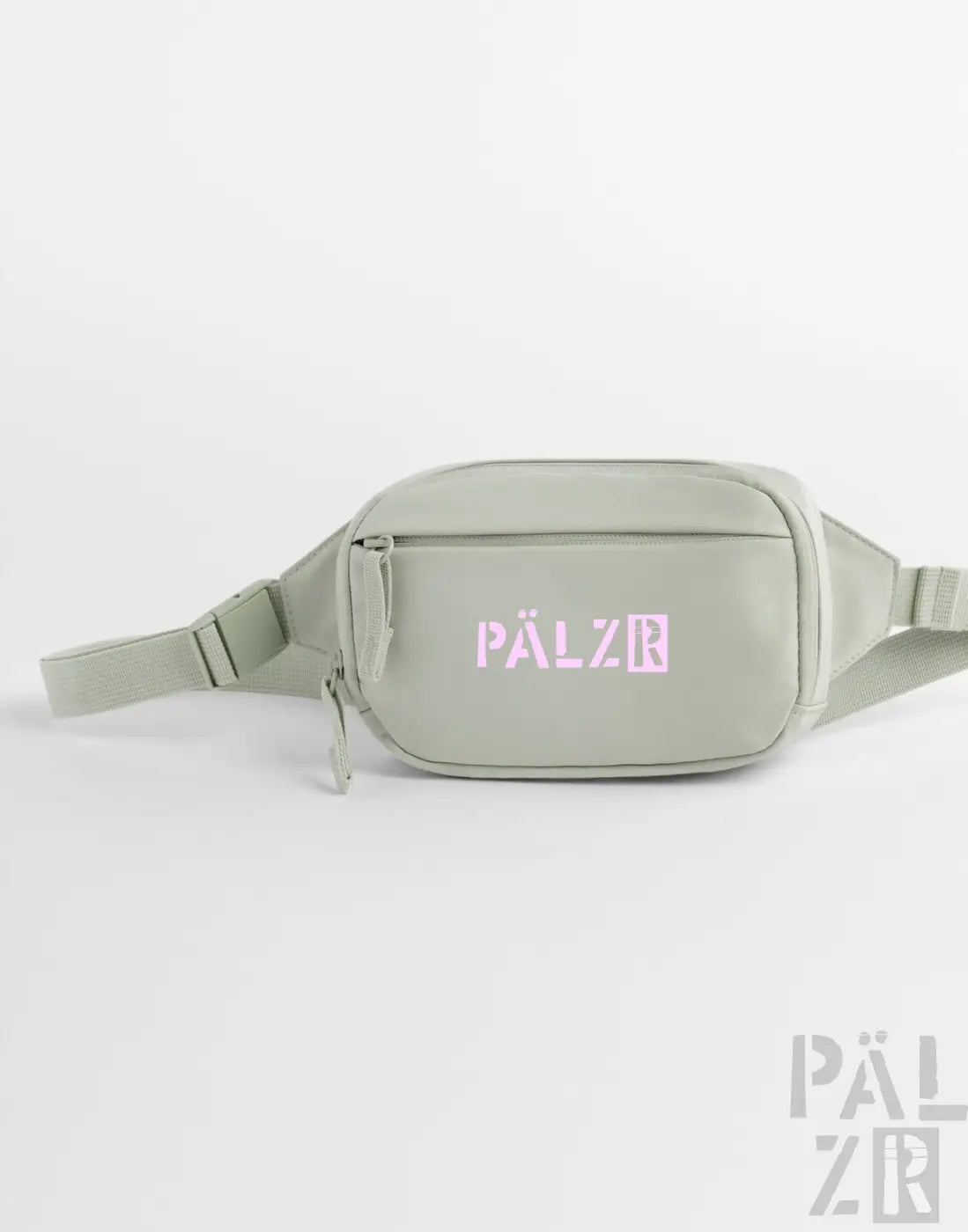 Päłzr studio bag sagegrüner taillenbeutel mit minimalistischem design und pinkem logo in verschiedenen farben