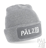Graue Cordmütze mit ’pälzr’-Patch-Design.