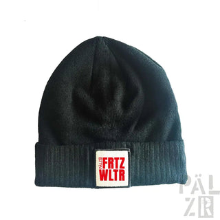 Schwarze Beanie mit rot-weißem Logodesign, gefaltete Manschette.