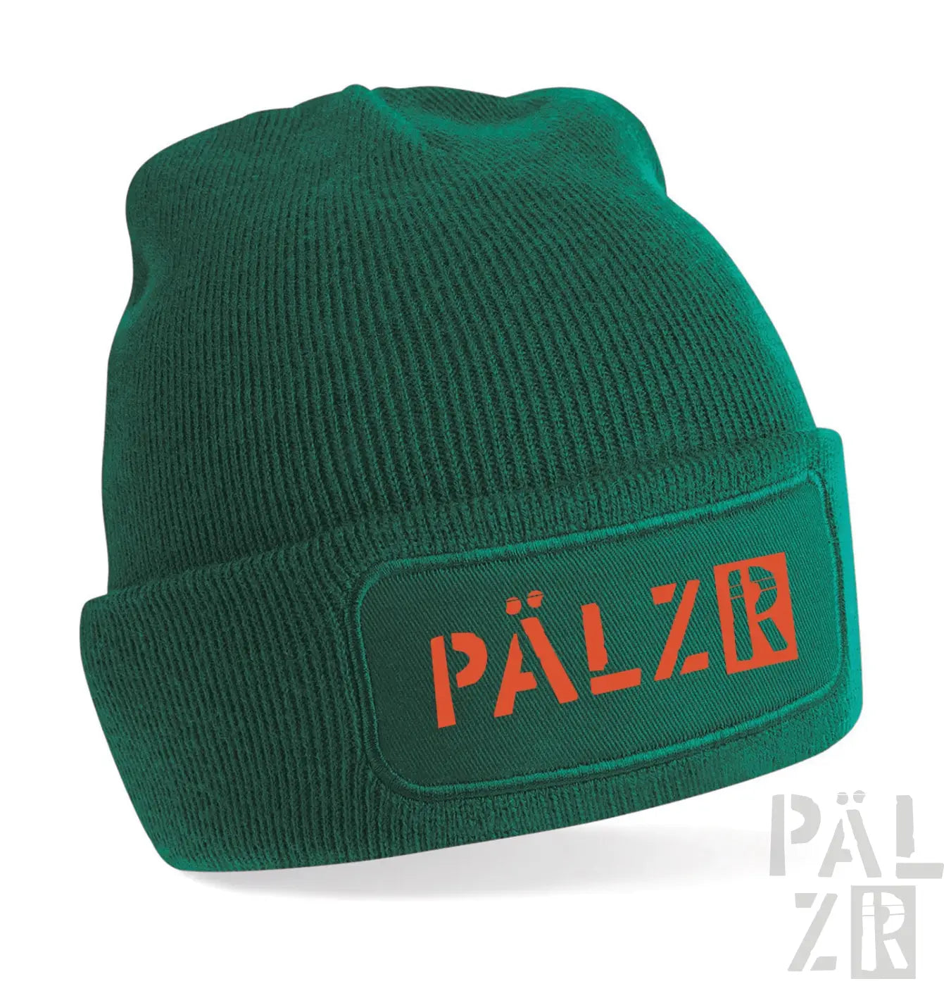 Grüne Mütze mit ’pälzr’-Logo in Orange und Weiß.