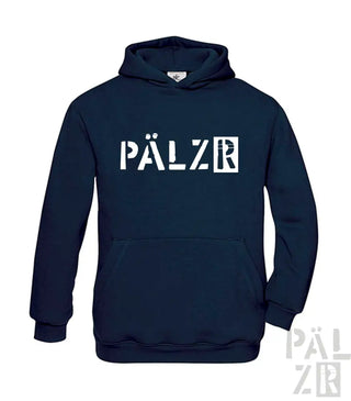 Marineblaues Hoodie mit weißem ’pälzr’ Textdesign, hergestellt aus weichem Baumwollmischgewebe.
