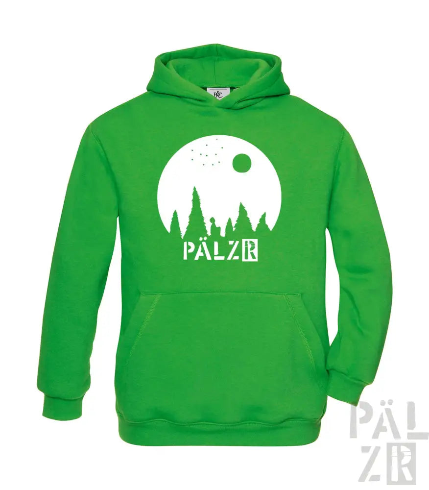 Grüner Hoodie mit weißem Waldmuster und Text „pälzr“.