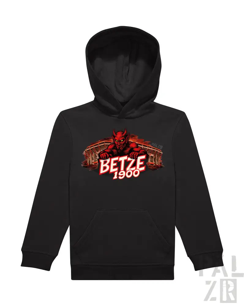 Schwarzes Kapuzensweatshirt mit rotem Teufel-Grafik und Text „betze 1900“ über einem architektonischen Hintergrund.