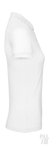 Weißes Polo-Shirt mit kurzen Ärmeln und Kragen, aus Baumwolle.
