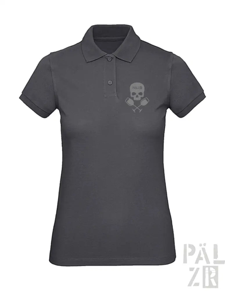 Dunkelgraues Poloshirt mit Totenkopf- und Kreuzknochen-Design, bestickt auf der linken Brust.