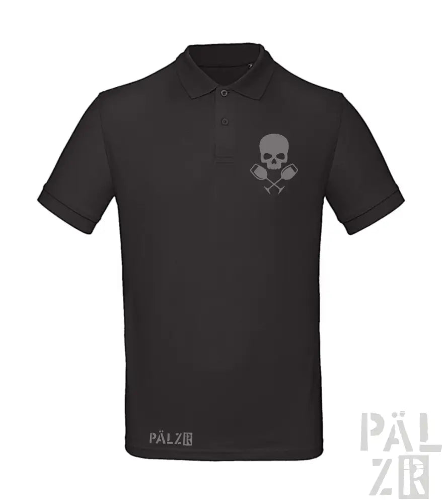Schwarzes Poloshirt mit Totenkopf- und Kreuzknochen-Design, Polyester-Material.