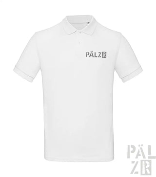 Weißes Poloshirt mit ’pälzr’-Logo auf der Brust, aus Baumwolle.