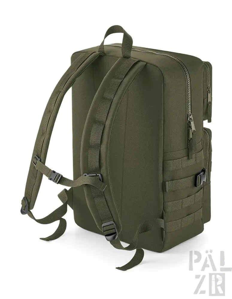 Olivgrüner taktischer Rucksack mit MOLLE-Verstärkung und mehreren Taschen.