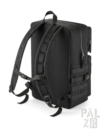 Schwarzer taktischer Rucksack mit mehreren Fächern und verstellbaren Gurten.