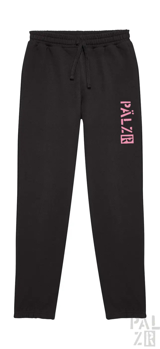Schwarze Jogginghosen mit pinkem „palzr“-Logo am Bein.