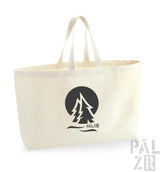 Creme-Tasche mit schwarzem Logo und Griffen, mit Baum-Design.