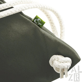 Olivgrüner Canvas-Tragetasche mit weißen Seilhenkeln und einem kleinen grünen Logostick.