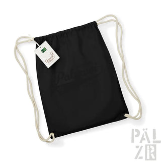 Schwarzer Rucksack mit Kordelzug, weißen Schnüren und Material aus Bio-Baumwolle.