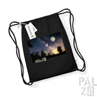 Schwarze Kordeltasche mit Sternennacht-Design und ’pälzr’-Logo.