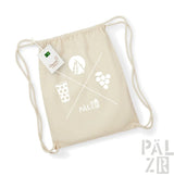 Blasscremefarbener Rucksack mit Kordelzug, weißem Logo und Designelementen.