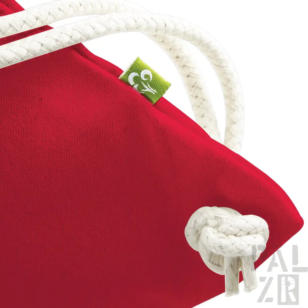 Rote Seilhenkeltasche mit weißer Naht und grünem Etikett.