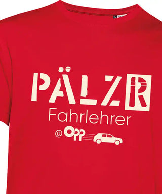 Rotes T-Shirt mit weißem Text und einem Autografik.