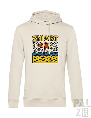 Cremeweiße Hoodie mit Strandmotiv-Design, das einen gelben Schirm und blaue Wellen zeigt, aus weichem Baumwollstoff.