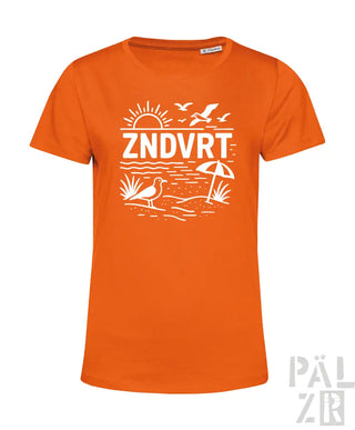 Oranges T-Shirt mit Strand-Szene-Design und ’zndvrt’-Text.